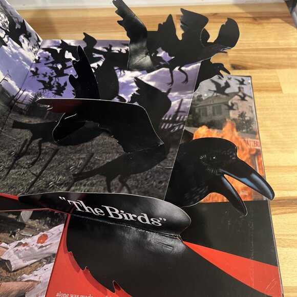 Alfred Hitchcock : The Master of Suspense: A Pop-Up Book by Kees Moerbeek - Picture 7 of 11